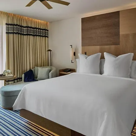 Four Seasons Hotel&residences Hotel